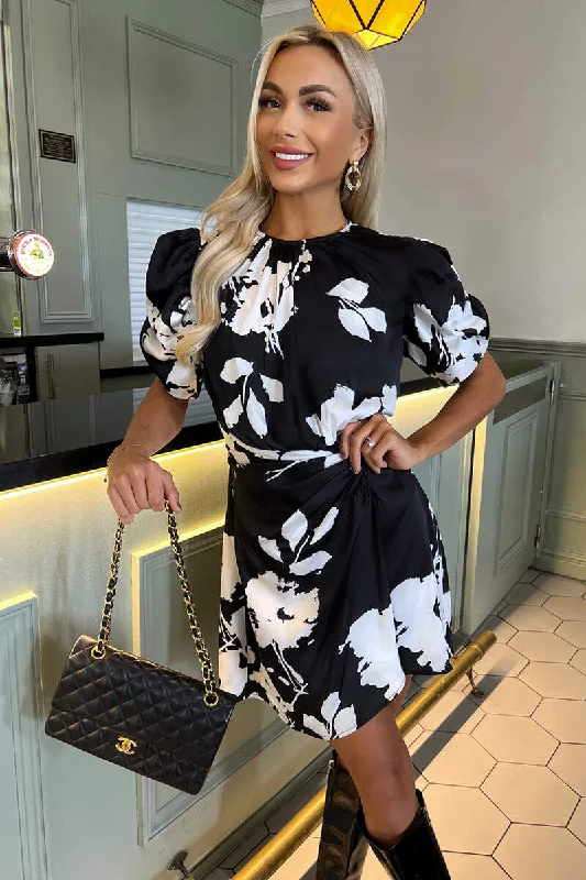 "Short dresses for women for a night out clubbing"Black And White Print Short Puff Sleeve Gathered Side Mini Dress "Short dresses for women for a night out clubbing"Black And White Print Short Puff Sleeve Gathered Side Mini Dress