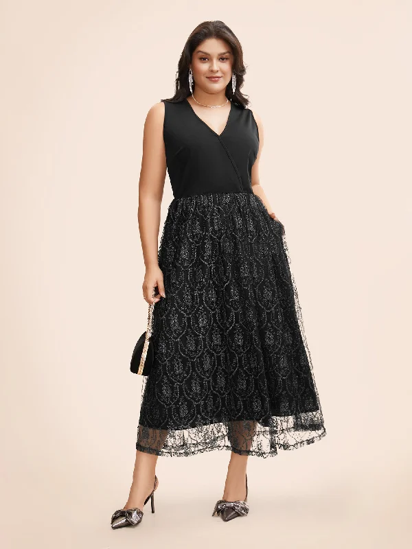Maxi Dresses with Geometric Patterns for a Modern TwistEmbroidered Mesh Patchwork Sleeveless Dress