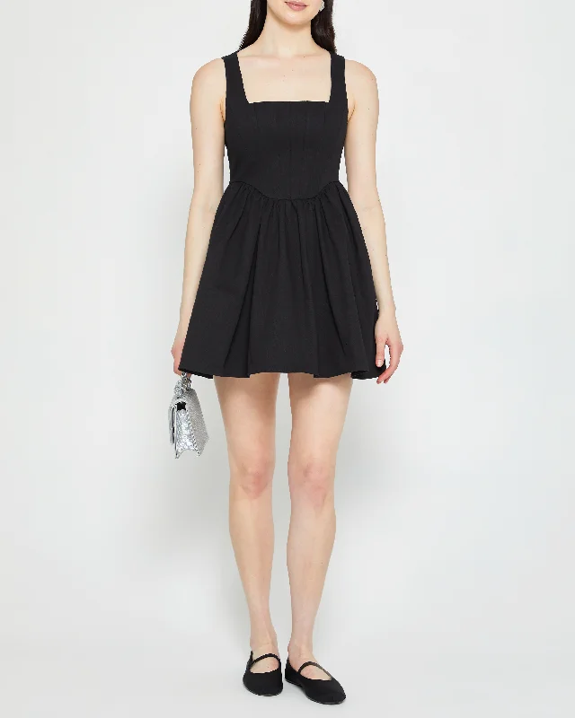 Maxi Dresses with Cinched Waists to Show Off FiguresLele Dress