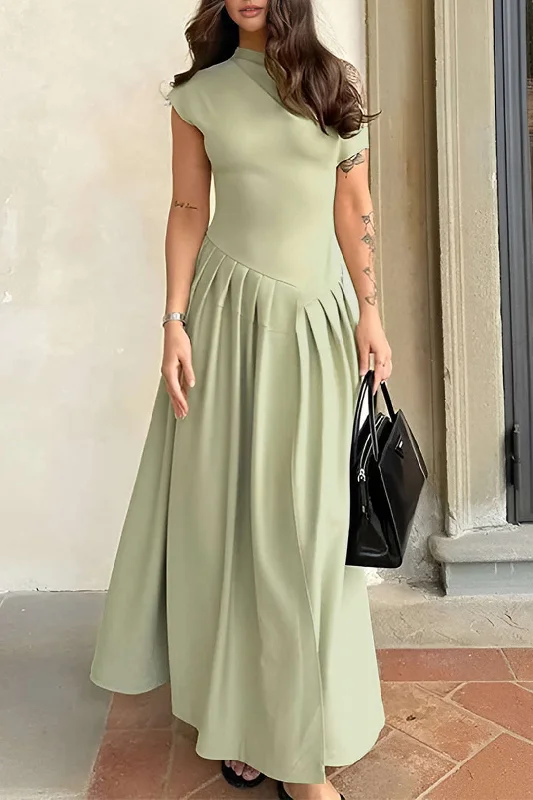 Maxi Dresses for High School Graduation CeremoniesSolid Pleated Maxi Dress