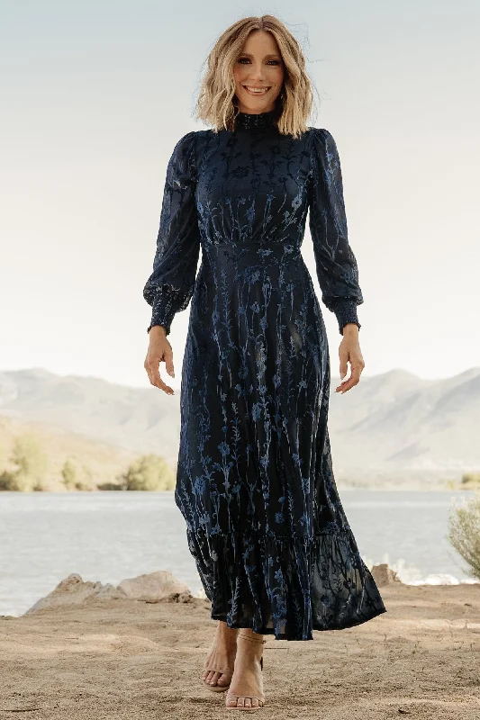Sleeveless Maxi Dresses for a Minimalist StylePenelope Velvet Maxi Dress | Midnight Blue