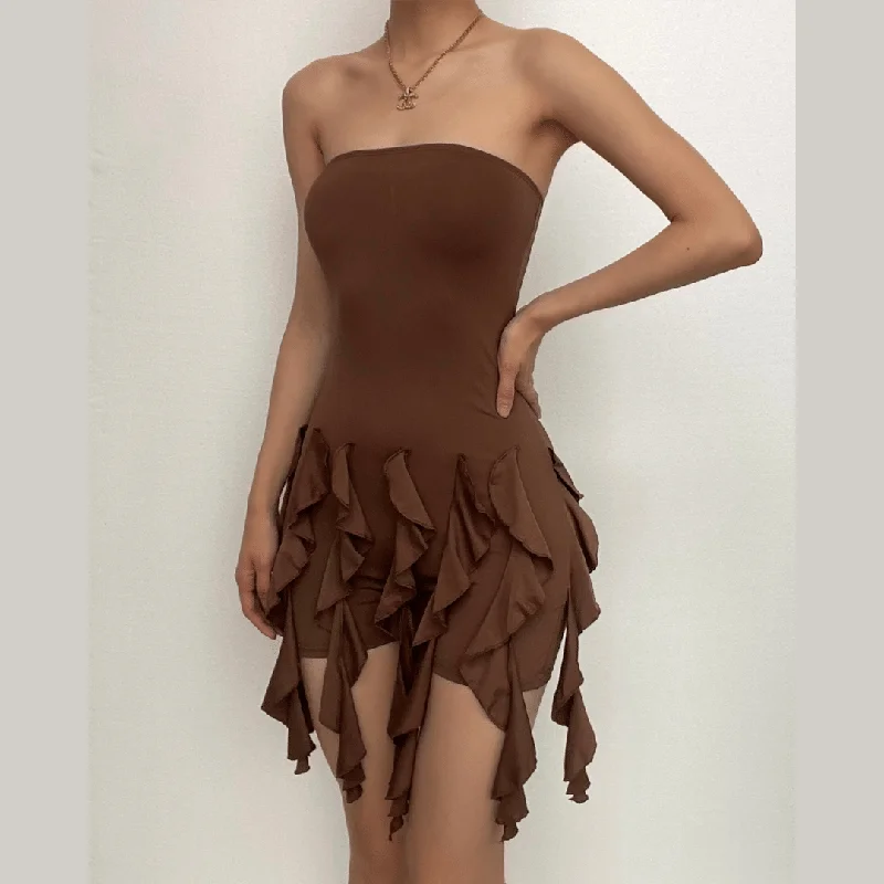 "Polka dot dresses for women with a retro vibe"BerryBetty - Ruffle solid ribbon backless tube romper "Polka dot dresses for women with a retro vibe"BerryBetty - Ruffle solid ribbon backless tube romper