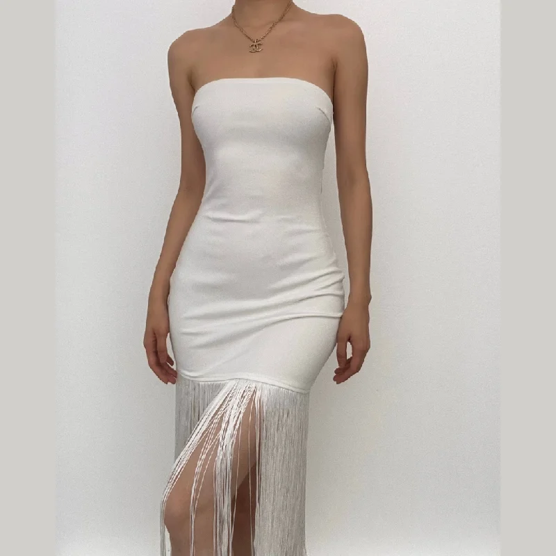 "Maxi dresses for women to wear in the fall"BerryBetty - Sleeveless solid backless tassel tube dress "Maxi dresses for women to wear in the fall"BerryBetty - Sleeveless solid backless tassel tube dress