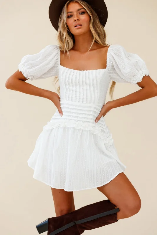"Simple wedding dresses for women who prefer understated elegance"Sunshine Lane Milkmaid Sleeve Lace-up Back Dress White "Simple wedding dresses for women who prefer understated elegance"Sunshine Lane Milkmaid Sleeve Lace-up Back Dress White