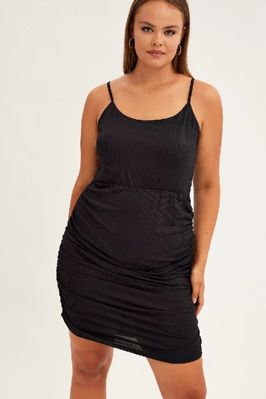 Halter - neck midi dress for a modern and stylish lookBlack Midi Dress Sleeveless Drawstring Side