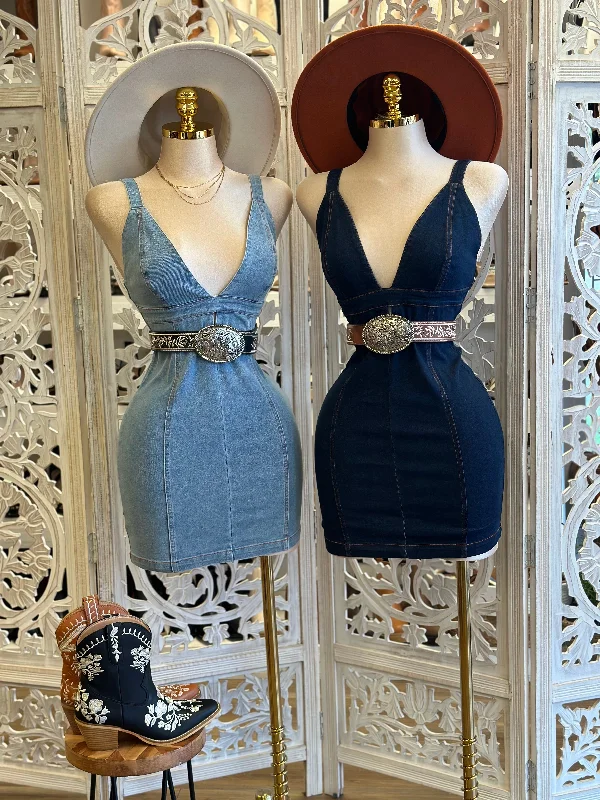 Taffeta Party Dresses with Pleated Bodice for Ladies' Structured and Formal LookDeep V Mini Denim Dress- Not Stretchy, No Estira Taffeta Party Dresses with Pleated Bodice for Ladies' Structured and Formal LookDeep V Mini Denim Dress- Not Stretchy, No Estira