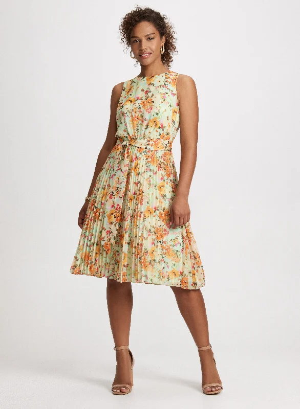 Party Dresses with Metallic Sequined Bodice and Chiffon Skirt and Ruffled Hem for Ladies' Glamorous and Flirty LookFloral Print Plisse Dress Party Dresses with Metallic Sequined Bodice and Chiffon Skirt and Ruffled Hem for Ladies' Glamorous and Flirty LookFloral Print Plisse Dress