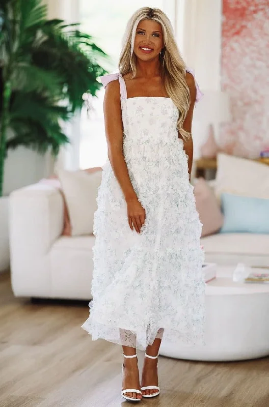 70s - inspired bohemian midi dress with a free - spirited lookLilac Blooms Midi Dress - Lilac