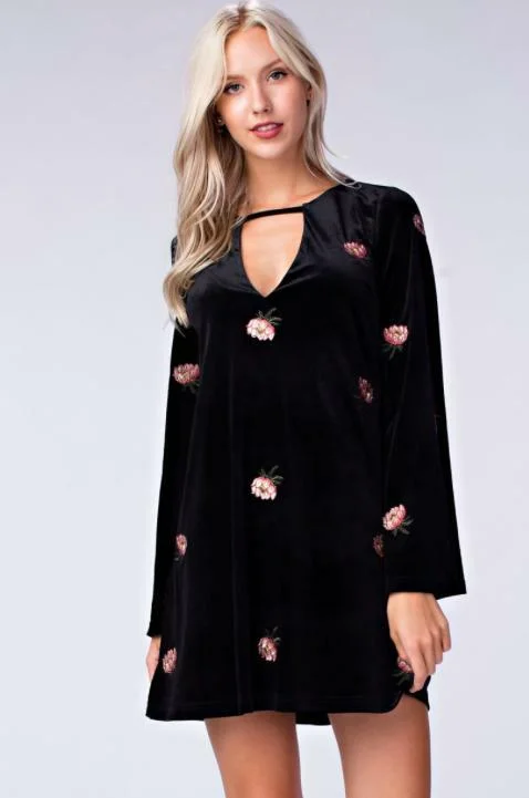 Chiffon Party Dresses with Embroidered Cuffs for Ladies' Elegant TouchMidnight Reveries Black Floral Velvet Shift Dress