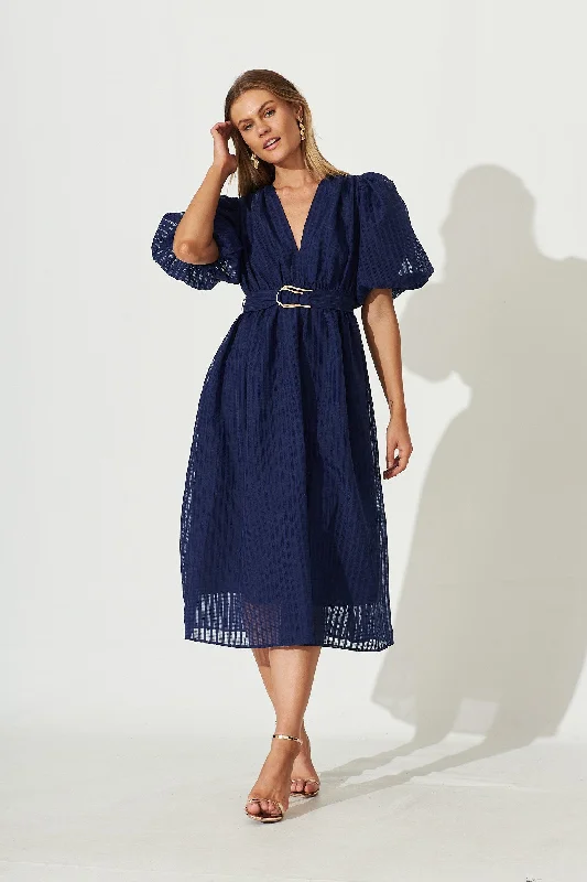 Long - train midi dress for a formal and dramatic lookPartie Midi Dress In Navy Organza