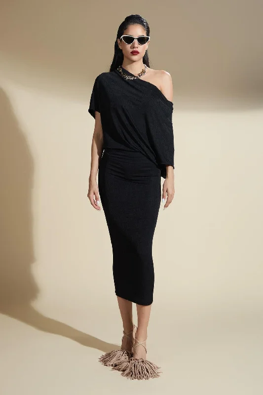 Cut - out midi dress for a daring and edgy lookReina Bodycon Off-Shoulder Polyester Spandex Midi Dress
