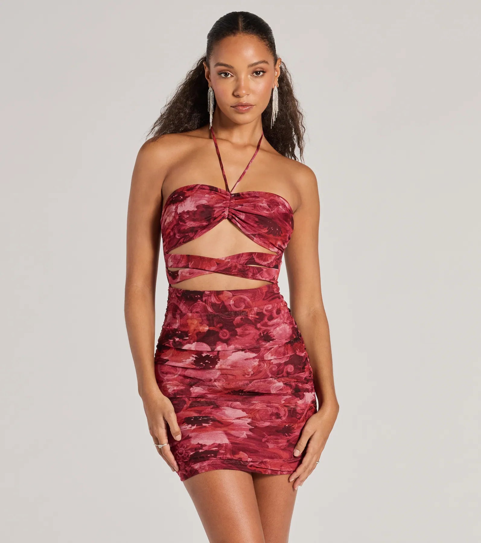Party Dresses with Pleated Tulle Skirt and Sequined Geometric Shapes and Lace Overlay for Ladies' Princess and Feminine LookResort Approved Halter Cutout Abstract Mini Dress Party Dresses with Pleated Tulle Skirt and Sequined Geometric Shapes and Lace Overlay for Ladies' Princess and Feminine LookResort Approved Halter Cutout Abstract Mini Dress