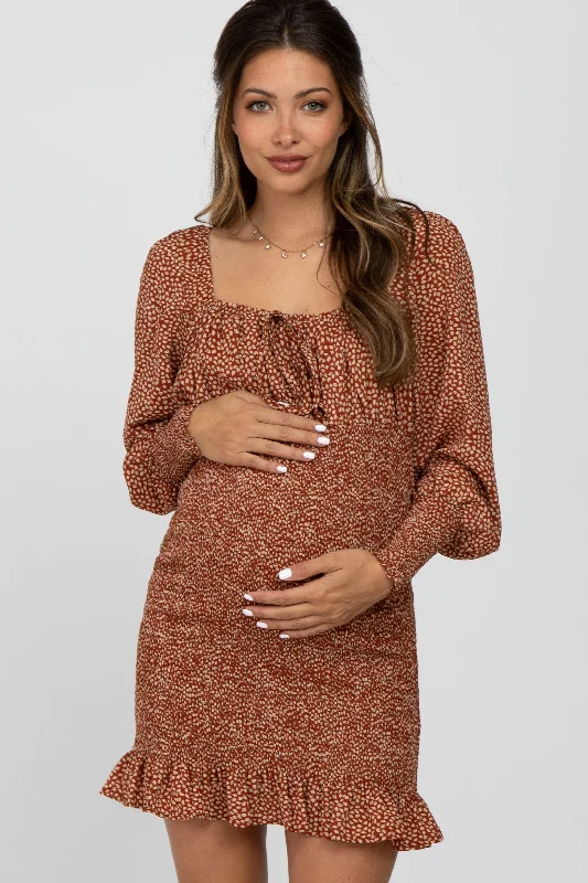"Affordable plus size women's summer dresses"Rust Leaf Print Smocked Maternity Dress