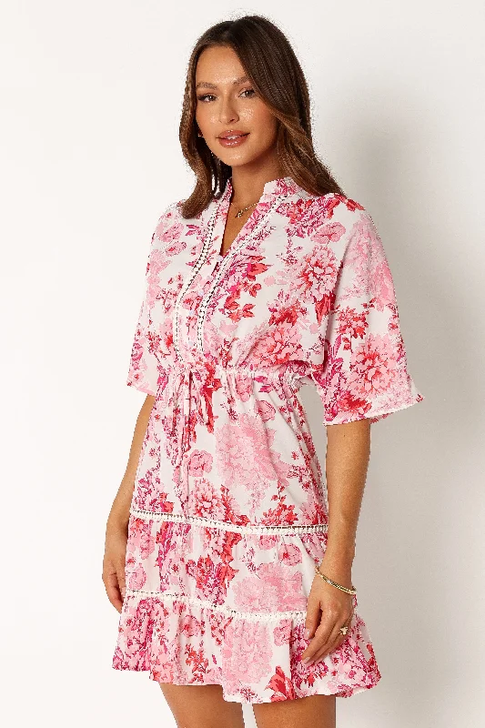 Party Dresses with Tassel Hem and Metallic Lace and Sequined Geometric Shapes for Ladies' Boho and Modern LookSienna Long Sleeve Mini Dress - Pink Party Dresses with Tassel Hem and Metallic Lace and Sequined Geometric Shapes for Ladies' Boho and Modern LookSienna Long Sleeve Mini Dress - Pink
