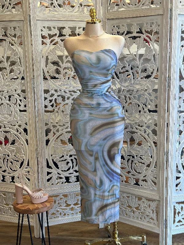 Vintage - inspired 50s midi dress with a classic silhouetteStrapless Blue Multi Pattern Midi Dress- Stretchy,Estira Vintage - inspired 50s midi dress with a classic silhouetteStrapless Blue Multi Pattern Midi Dress- Stretchy,Estira