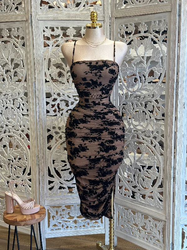 Celebrity - endorsed midi dress popularized by famous personalitiesThin Strap Floral Midi Dress- Not Stretchy,No Estira Celebrity - endorsed midi dress popularized by famous personalitiesThin Strap Floral Midi Dress- Not Stretchy,No Estira
