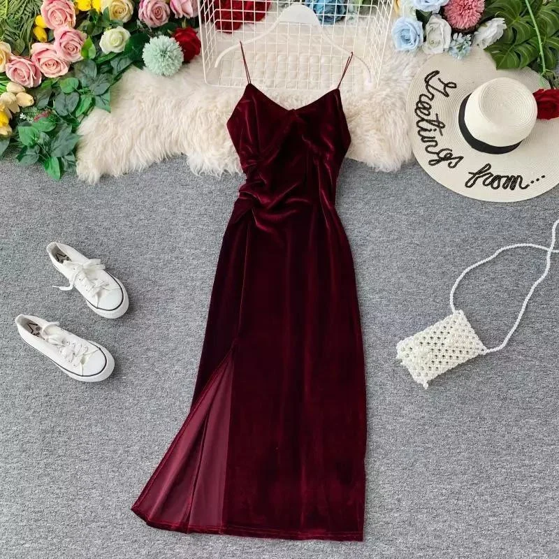 Party Dresses with Pleated Tulle Skirt and Sequined Geometric Shapes and Lace Overlay for Ladies' Princess and Feminine LookVelvet Vintage Dress