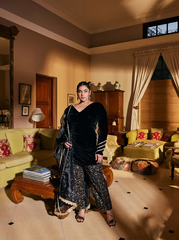 High Low Hem Party Dresses with Sheer Panel for Ladies' Fashion Forward LookRumi Black Embroidered Velvet Kurta Set High Low Hem Party Dresses with Sheer Panel for Ladies' Fashion Forward LookRumi Black Embroidered Velvet Kurta Set
