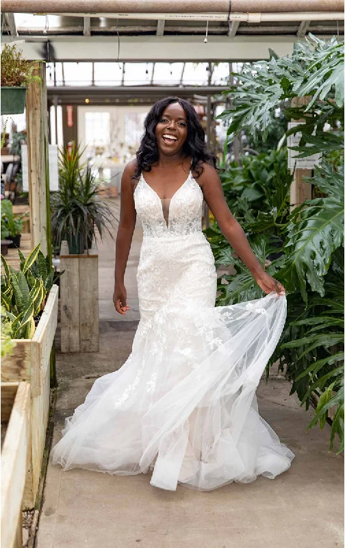 Open - back wedding dress for a sexy look7388