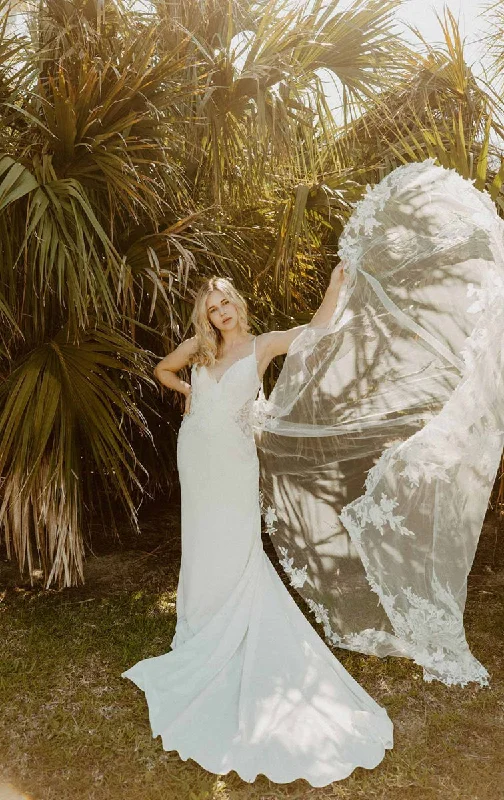 Maxi - length wedding dress for a grand look7407