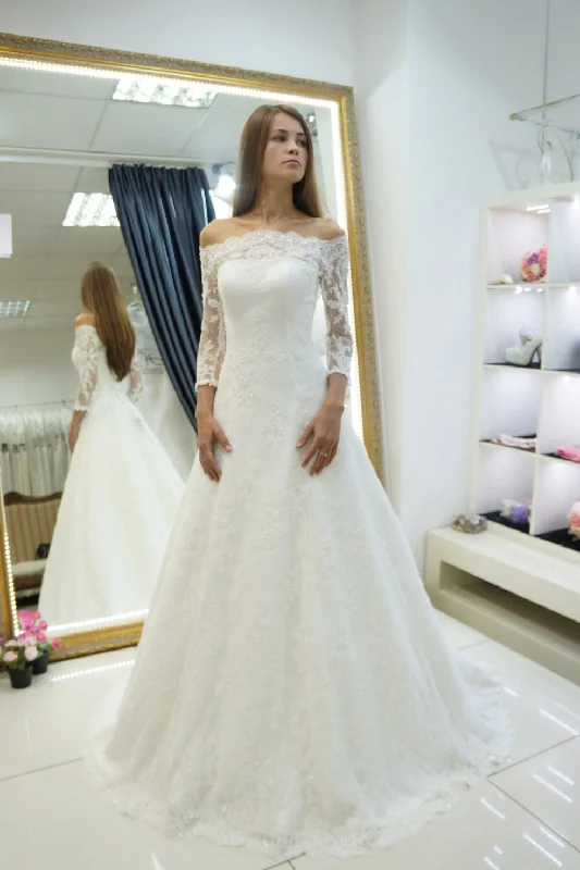 Italian - made luxury wedding dressA-line Off-the-shoulder Lace Bridal Gown 3/4 Sleeves vestido de novia Italian - made luxury wedding dressA-line Off-the-shoulder Lace Bridal Gown 3/4 Sleeves vestido de novia