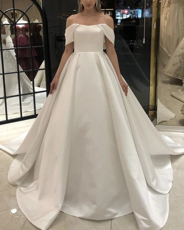 Halter - neck wedding dress for a modern lookBall Gown Princess Off Shoulder Wedding Dress Satin Halter - neck wedding dress for a modern lookBall Gown Princess Off Shoulder Wedding Dress Satin