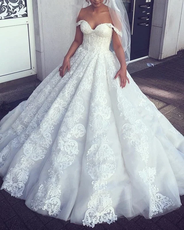 Mermaid - fit wedding dress with a trumpet skirtBall Gown Corset Wedding Dresses Appliques Off The Shoulder Mermaid - fit wedding dress with a trumpet skirtBall Gown Corset Wedding Dresses Appliques Off The Shoulder