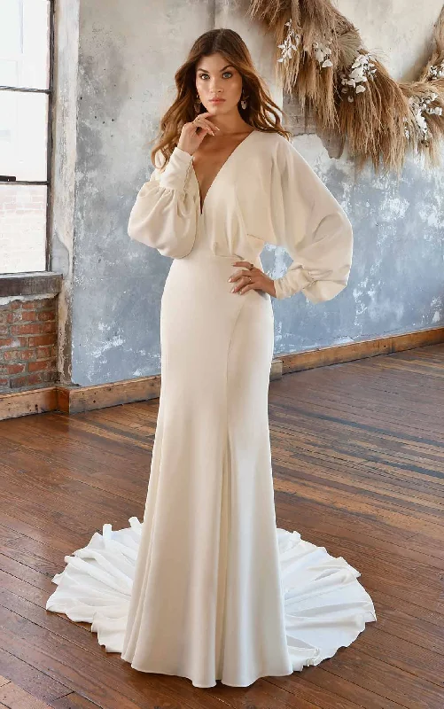 Maternity - friendly wedding dress for expecting bridesAll Who Wander Dylan - Size 12 Maternity - friendly wedding dress for expecting bridesAll Who Wander Dylan - Size 12