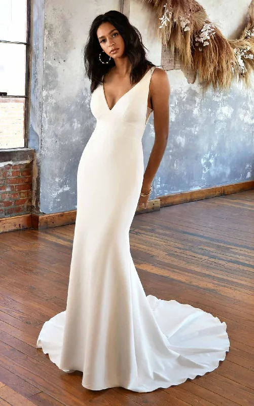 Church - suitable long - sleeved wedding dressAll Who Wander Iona - Size 10