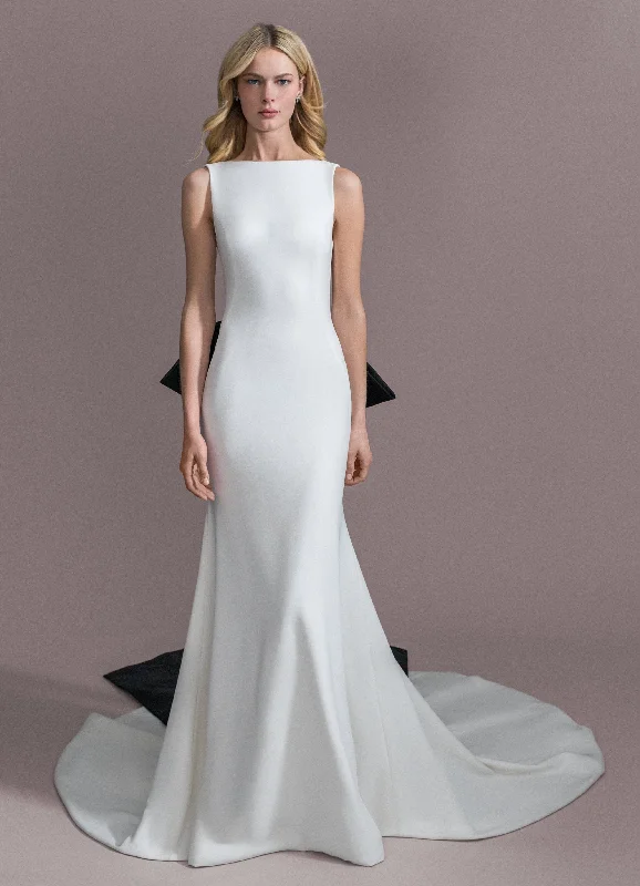 Wedding Dresses with Asymmetric Hem and Sequined Details for a Unique StyleAllison Webb Emme - Size 10 Wedding Dresses with Asymmetric Hem and Sequined Details for a Unique StyleAllison Webb Emme - Size 10