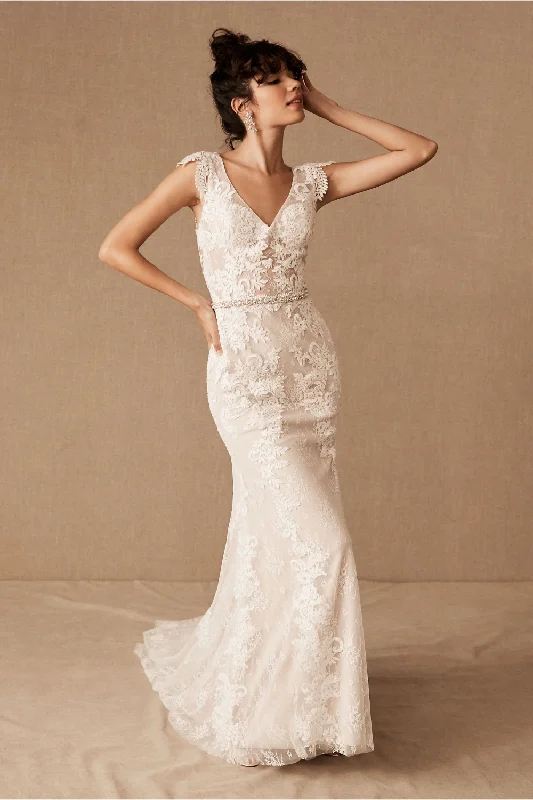 Wedding Dresses with Sequined Floral Motifs and Satin Ribbon Detailing and Lace Trim for an Elegant and Delicate LookBHLDN Whispers & Echoes Milano Gown Wedding Dresses with Sequined Floral Motifs and Satin Ribbon Detailing and Lace Trim for an Elegant and Delicate LookBHLDN Whispers & Echoes Milano Gown
