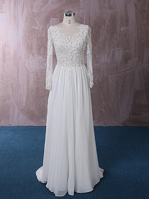 Antique - inspired lace wedding dress with long sleevesChiffon Lace Wedding Dress with Long Sleeves | QT815010 Antique - inspired lace wedding dress with long sleevesChiffon Lace Wedding Dress with Long Sleeves | QT815010