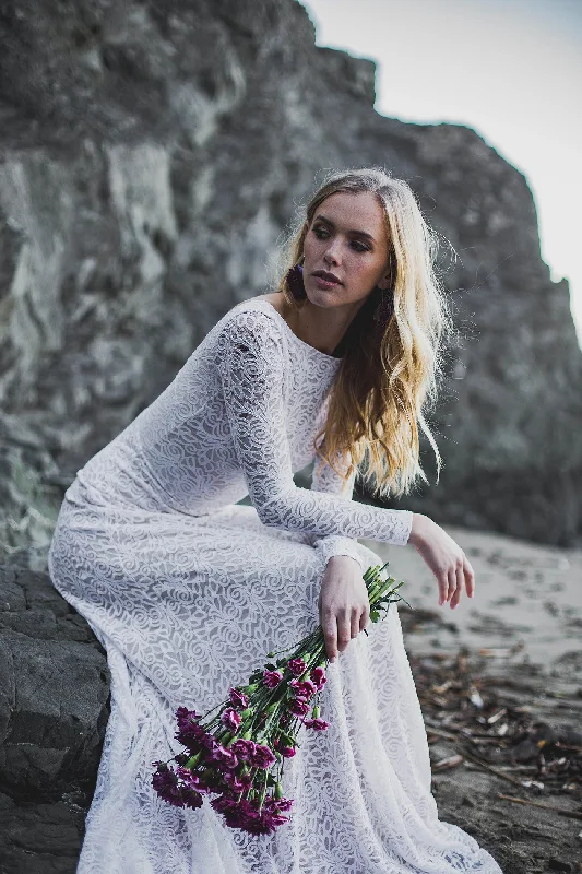 Alternative black wedding dress for a unique brideCleo Return (size M)