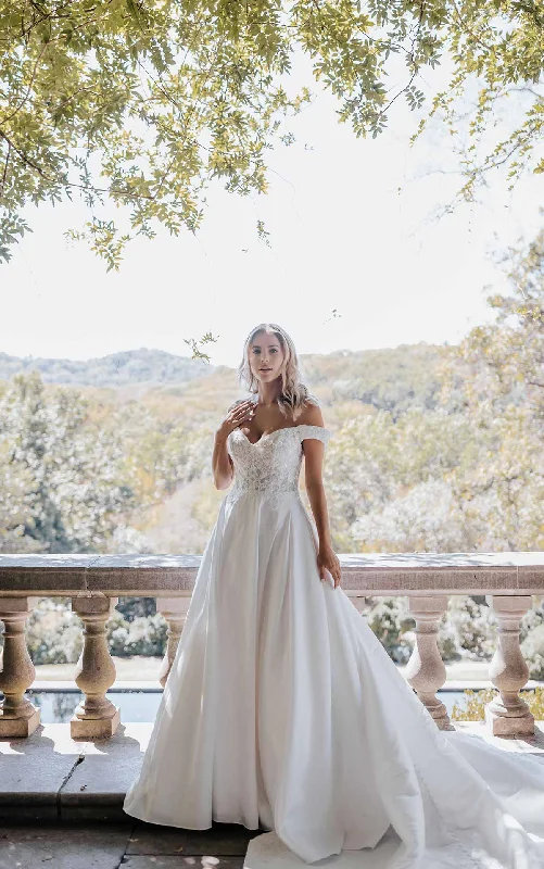 Polka - dot wedding dress for a fun touchD3565