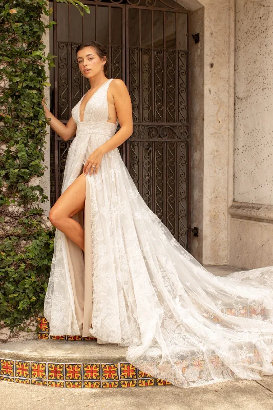 Floral - appliqued wedding dress for a feminine lookD3665