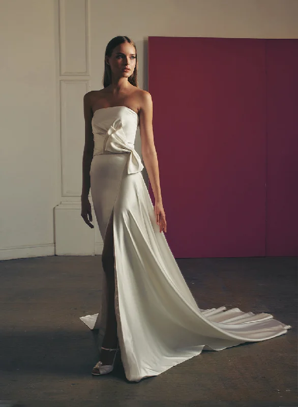 Wedding Dresses with Lace and Tulle Combo and Bow Accents and Beaded Bodice for a Fairy Tale LookDell Wedding Dresses with Lace and Tulle Combo and Bow Accents and Beaded Bodice for a Fairy Tale LookDell