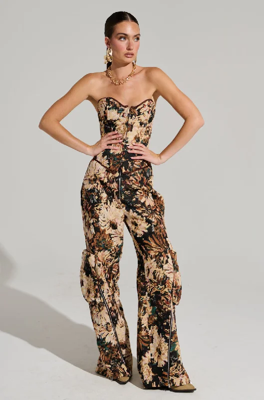 Plaid pants for women in a classic patternFANTASY CAPTURED CARGO PANT