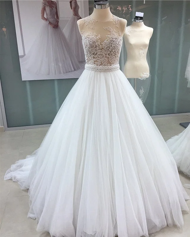 Quirky - designed wedding dress for an individual brideGlamour Lace Appliques Scoop Neckline Tulle Ball Gowns Wedding Dresses Quirky - designed wedding dress for an individual brideGlamour Lace Appliques Scoop Neckline Tulle Ball Gowns Wedding Dresses