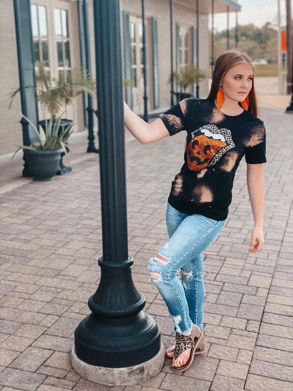 Fitted women's T - shirt to show off curvesJack-O Bleached Tour Babe Tee