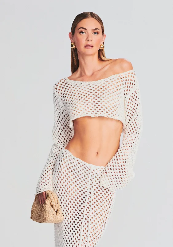 Dark - colored wedding dress for a mysterious brideMagen Knitted Shirt