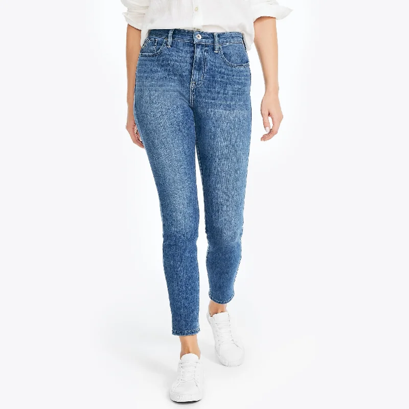 Corduroy skinny pants for women in a modern fitNautica Womens True Flex High-Rise Curvy Fit Skinny Denim