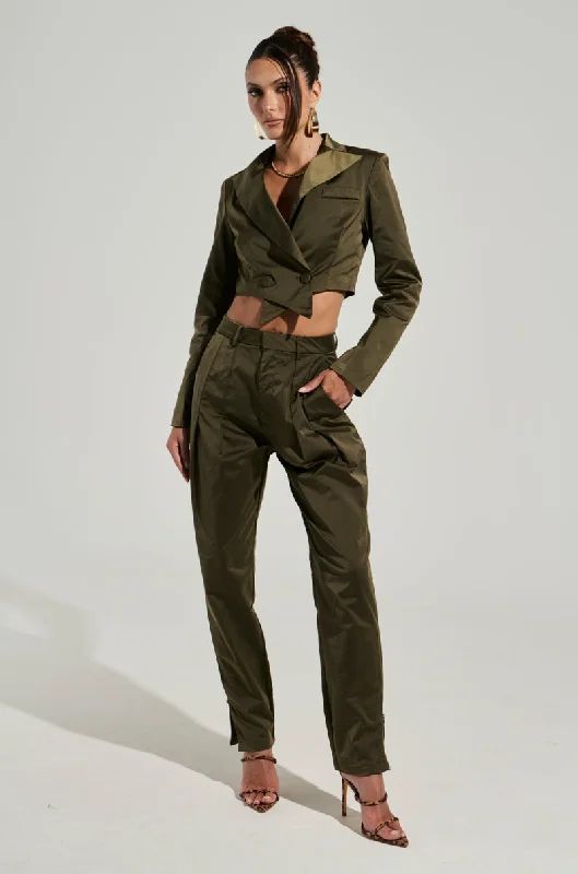 Ripped wide leg boyfriend jeans for women in a casual and cool styleNOT MY PROBLEM TROUSER