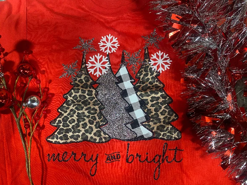 Cable knit women's T - shirt with a cable - textured pocketRed Merry & Bright Tee