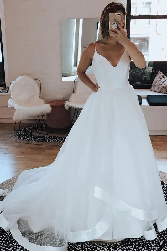 Scarlett - O'Hara - inspired wedding dressLong A-line Spaghetti Strap White Wedding Dress with Ruffles Scarlett - O'Hara - inspired wedding dressLong A-line Spaghetti Strap White Wedding Dress with Ruffles