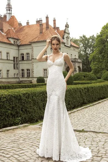 Quirky - designed wedding dress for an individual brideStrap Sweetheart Lace Mermaid Dress Quirky - designed wedding dress for an individual brideStrap Sweetheart Lace Mermaid Dress