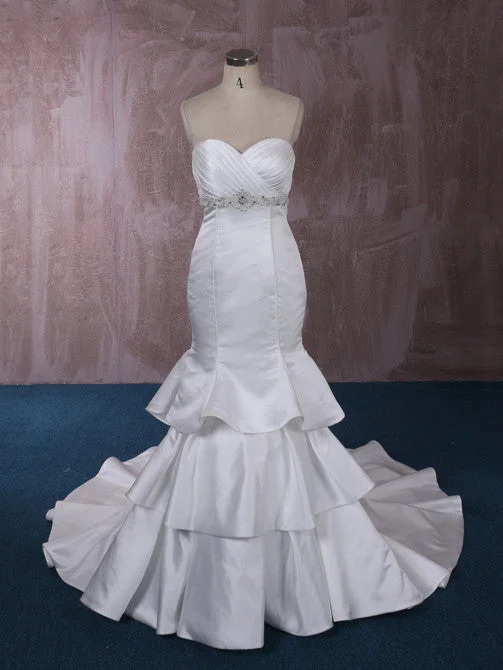 Metallic - thread - detailed wedding dressStrapless Satin Mermaid Wedding Dress with Tiered Ruffle Skirt | QT815003 Metallic - thread - detailed wedding dressStrapless Satin Mermaid Wedding Dress with Tiered Ruffle Skirt | QT815003