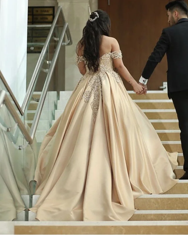 A - line ball gown wedding dress with cathedral trainSweetheart Ball Gown Wedding Dress Off Shoulder A - line ball gown wedding dress with cathedral trainSweetheart Ball Gown Wedding Dress Off Shoulder