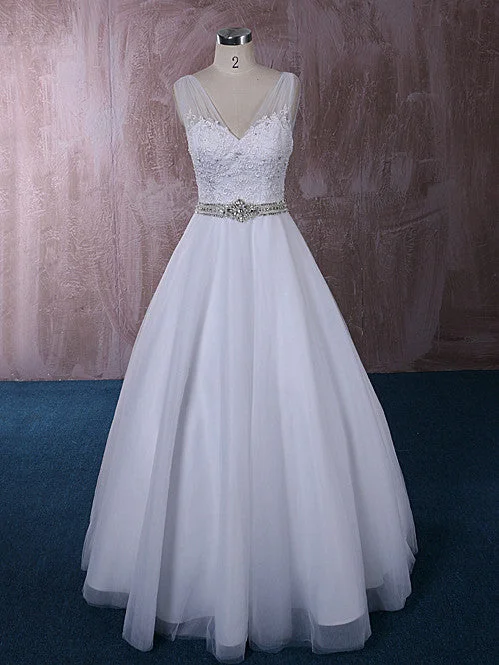 Graceful long - train wedding dressV Neck A-line Wedding Dress with Lace and Crystal Sash | QT815007A Graceful long - train wedding dressV Neck A-line Wedding Dress with Lace and Crystal Sash | QT815007A