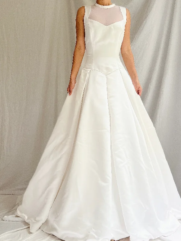 Disney - princess - inspired wedding dressVintage White Satin Illusion Gown - M/8