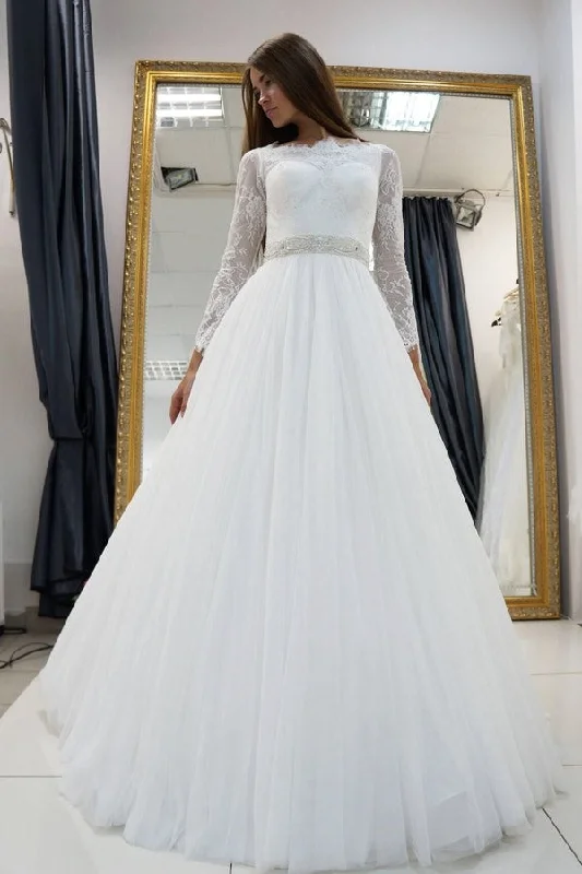 Tiered - skirt wedding dress for a voluminous lookWhite Lace Long Sleeves Wedding Dress Tulle Skirt Tiered - skirt wedding dress for a voluminous lookWhite Lace Long Sleeves Wedding Dress Tulle Skirt